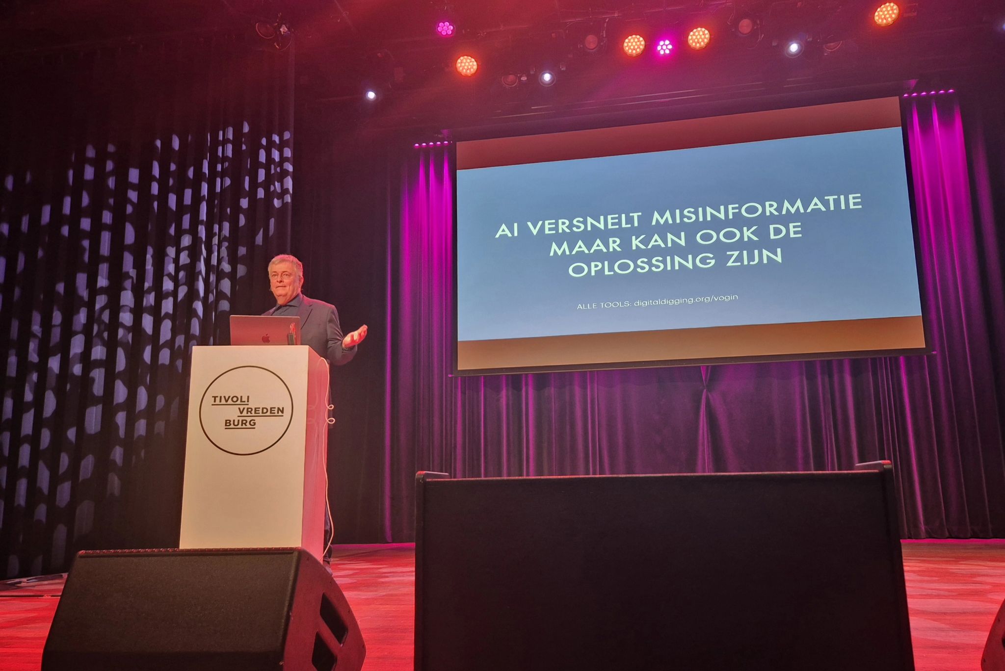 Henk van Ess presenteert op VOGIN Congres