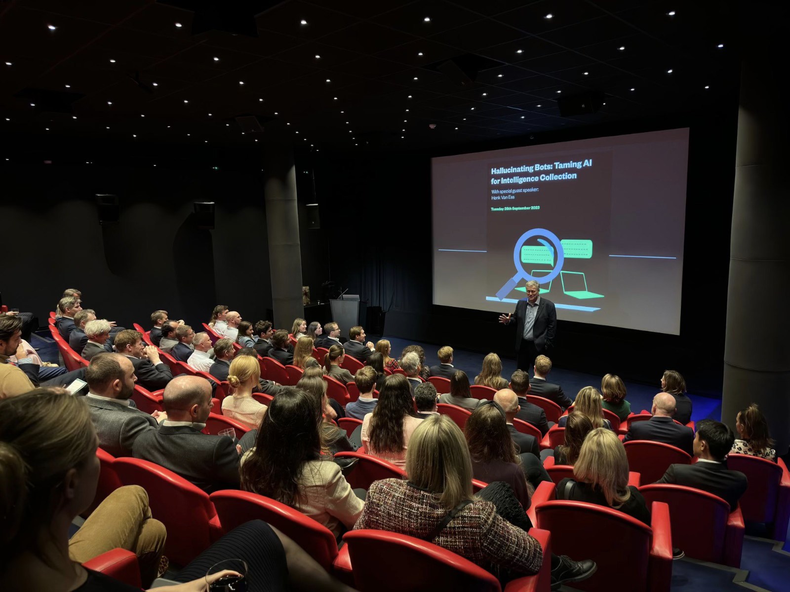 Henk van Ess presenteert voor juridisch adviseurs in Londen